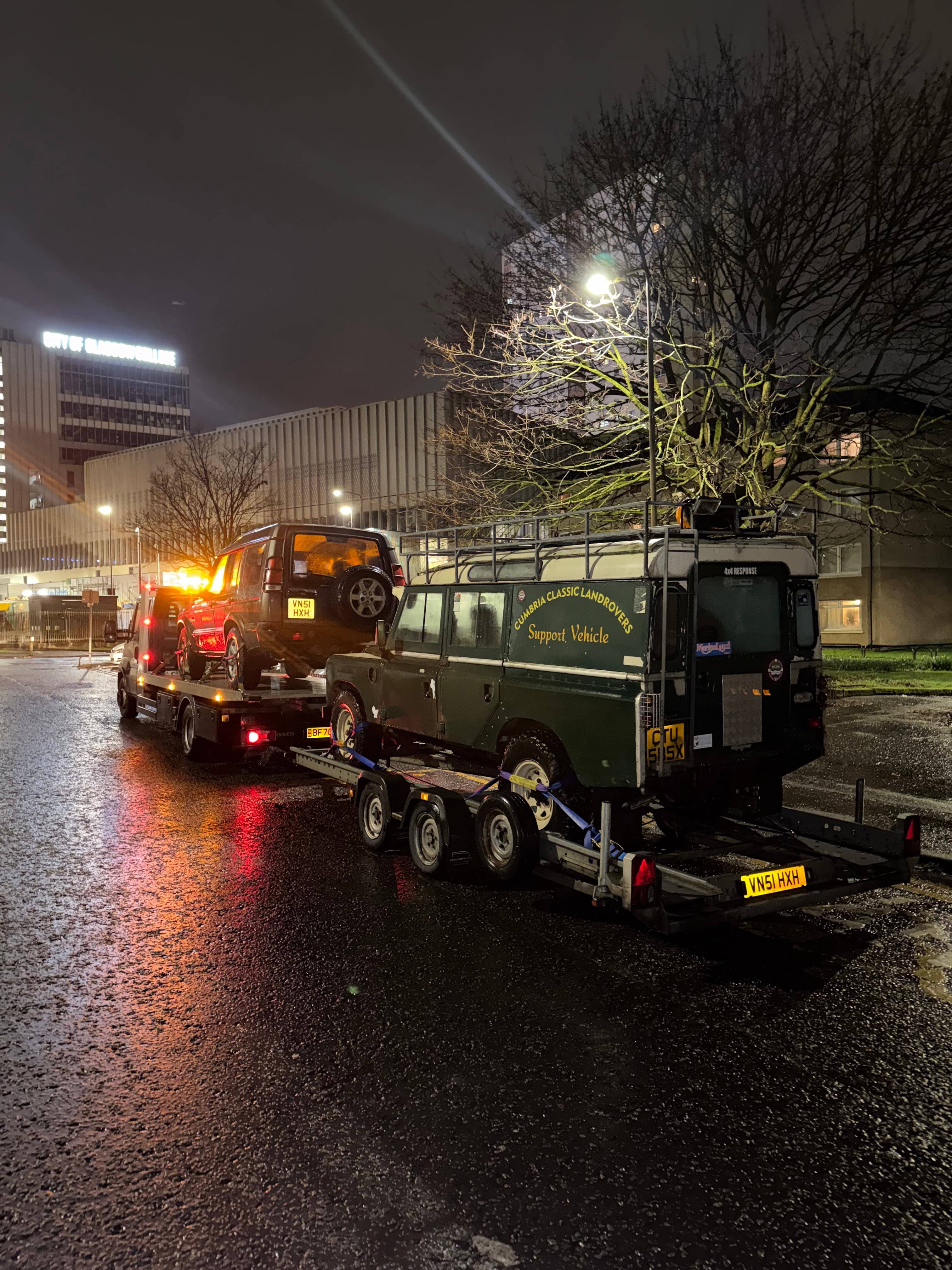 Land Rover recovery and trailer A74 motorway to Glasgow
